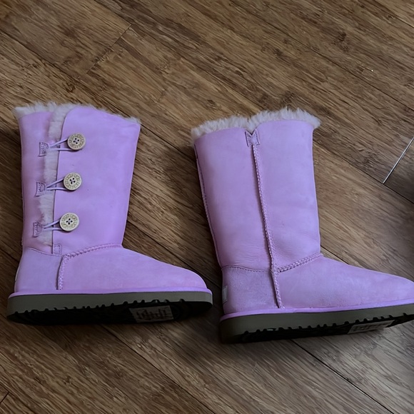 Ugg Bailey Button Triplet Boots Little Kids Style : 1962K PINK - Picture 4 of 10